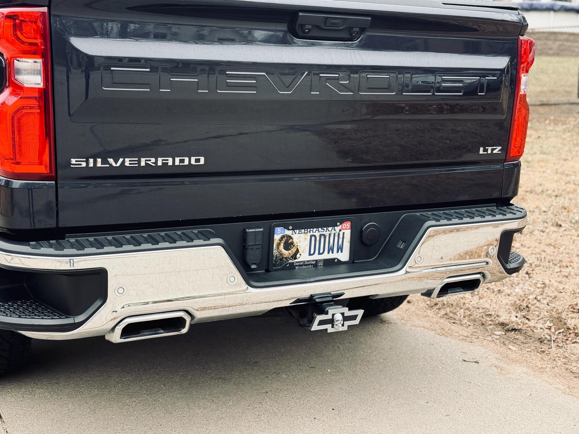Bow Tie & Skull Tralier Hitch Cover